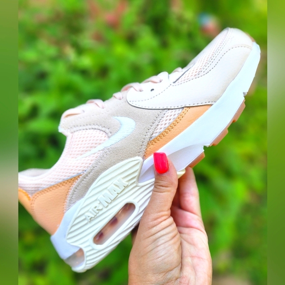 Size 8.5 - NEW Women's NIKE Air Max Excee Barely Orange - Picture 1 of 16